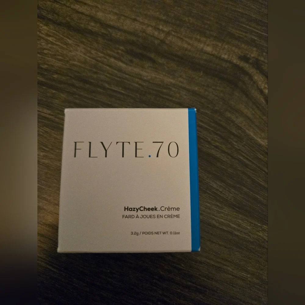 Flyte.70 Cheek.Buds HazyCheek.Crème- Look Of Love